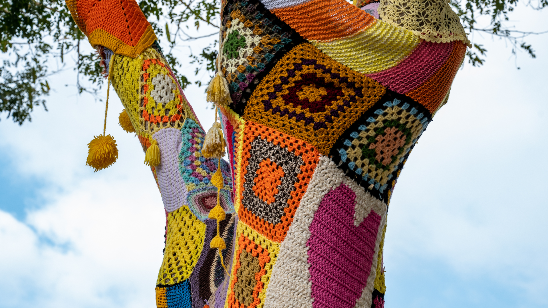 Yarn Bombing Sessions with Debbie